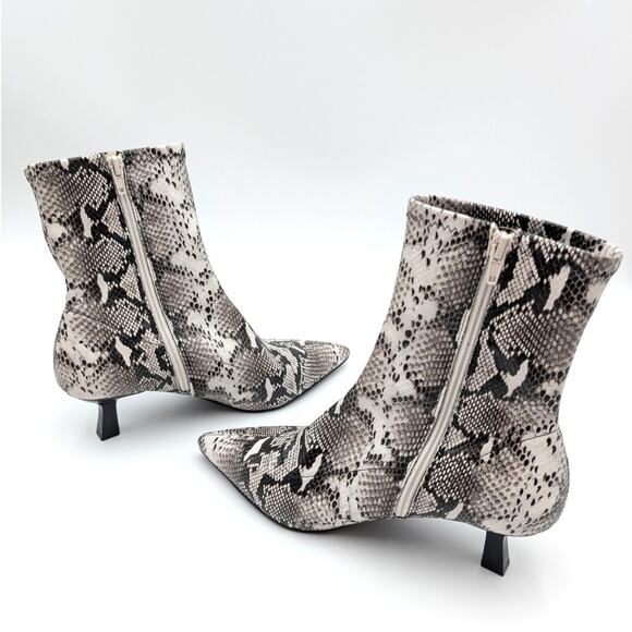 Abound Erinn Pointed Toe Heel Boot Women's Ivory Snake Size US8M EU38.5 - Picture 6 of 11